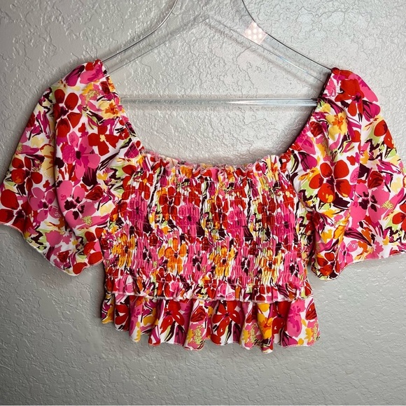 Flower Themed Ruffled Crop Top - Picture 3 of 6